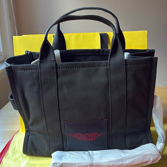 👠 MARC JACOBS X WIZARD OF OZ THE FRIENDS OF DORTHY CANVAS MEDIUM TOTE BAG  👠NWT👠 - Picture 8 of 16